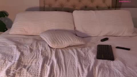 Scarlett Grand online show from October 2025 10:18:01 PM