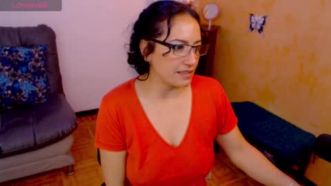 Snapshot of scarlett_sax chatting on December 2024 01:50:02 AM Scarlett sax online show from December 2024 01:50:02 AM