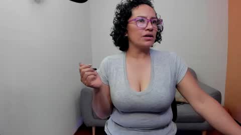 Scarlett sax online show from June 2026 11:43:01 PM