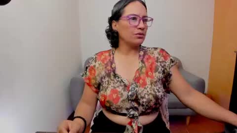 Scarlett sax online show from June 2026 11:47:02 PM