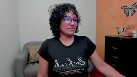 Scarlett sax online show from June 2026 08:41:02 PM