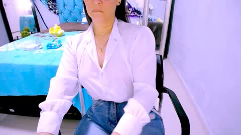 Snapshot of scarlett_sex2 chatting on February 2026 01:37:01 PM scarlet online show from February 2026 01:37:01 PM