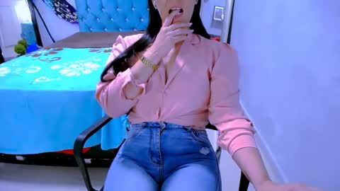 Snapshot of scarlett_sex2 chatting on March 2026 01:29:02 PM scarlet online show from March 2026 01:29:02 PM