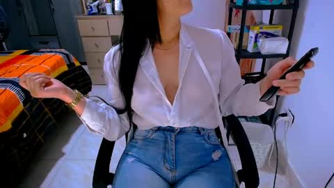 Snapshot of scarlett_sex2 chatting on May 2026 06:05:02 PM scarlet online show from May 2026 06:05:02 PM