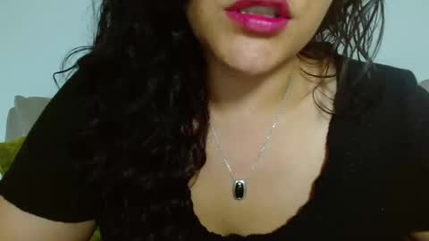 Snapshot of scarlett_tits92 chatting on April 2026 09:27:01 PM hellen online show from April 2026 09:27:01 PM