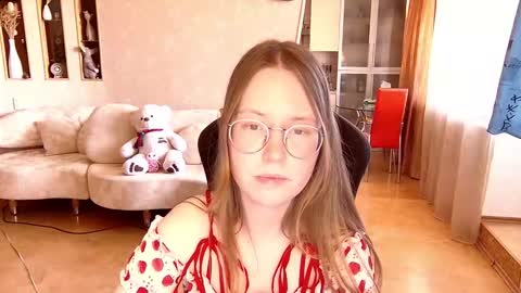 scarletta_ online show from March 2026 12:00:02 PM