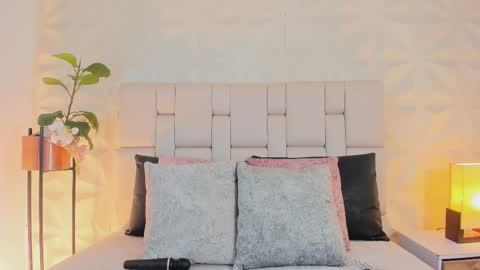     online show from December 2025 12:58:02 PM