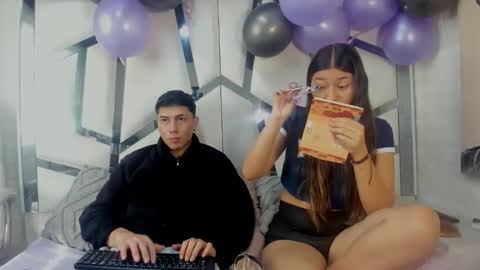 Snapshot of scarlettandlucas chatting on February 2026 01:17:01 PM Scarlett and Lucas online show from February 2026 01:17:01 PM