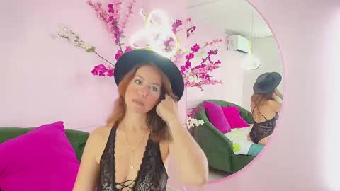 Snapshot of scarlette04 chatting on March 2025 07:31:02 PM SCARLETTE online show from March 2025 07:31:02 PM