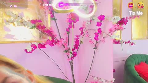 Snapshot of scarlette04 chatting on September 2025 08:54:01 PM SCARLETTE online show from September 2025 08:54:01 PM