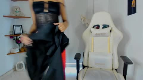 Snapshot of scarlettmalbec chatting on January 2025 10:11:02 PM Scarlett online show from January 2025 10:11:02 PM