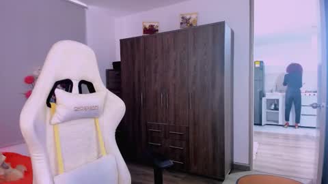 Snapshot of scarlettmalbec chatting on February 2026 09:19:02 PM Scarlett online show from February 2026 09:19:02 PM