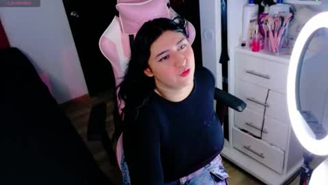 Snapshot of scarlettqueen56 chatting on February 2026 04:29:01 AM chloe online show from February 2026 04:29:01 AM