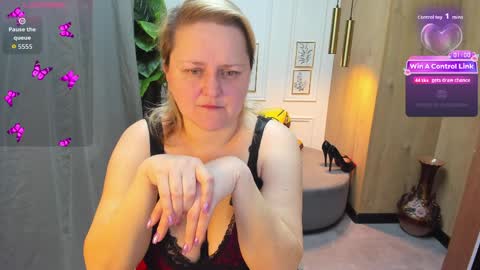 Snapshot of scarlettsoft chatting on April 2026 05:41:02 AM Scarlett online show from April 2026 05:41:02 AM