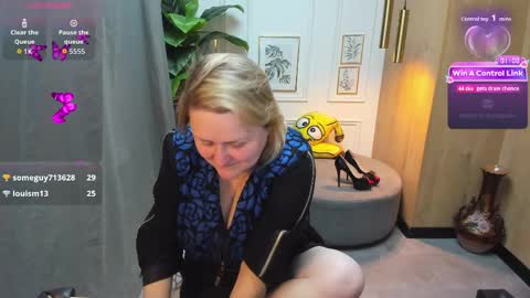 Snapshot of scarlettsoft chatting on April 2026 05:38:01 AM Scarlett online show from April 2026 05:38:01 AM