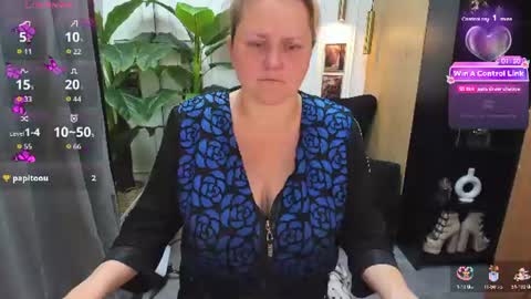Snapshot of scarlettsoft chatting on June 2026 06:00:02 AM Scarlett online show from June 2026 06:00:02 AM