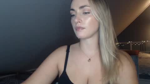 ScarlettxBlonde online show from August 2026 08:18:01 PM