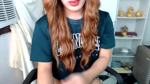 Queen Scarlet online show from December 2024 01:14:01 AM