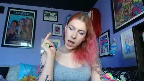 Sarah Bones online show from July 2026 06:20:01 PM