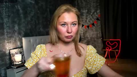 Snapshot of scent__of_woman chatting on October 2025 01:39:01 AM Samanta online show from October 2025 01:39:01 AM