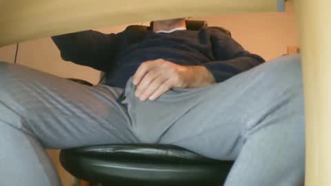 Snapshot of schlueppee chatting on February 2025 07:11:01 PM Fritz Schluepper online show from February 2025 07:11:01 PM