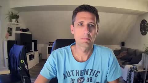 Snapshot of schnuckigeil chatting on September 2025 05:46:02 PM Dildomen online show from September 2025 05:46:02 PM