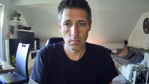 Snapshot of schnuckigeil chatting on September 2025 07:10:02 AM Dildomen online show from September 2025 07:10:02 AM