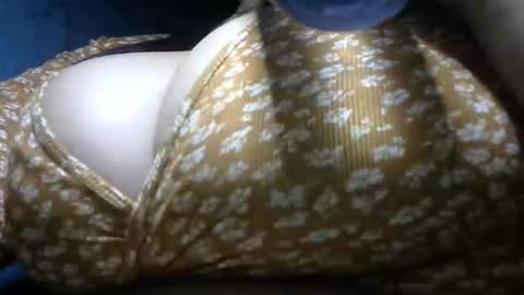 Snapshot of schoco_milf chatting on January 2026 07:40:01 PM mai latina online show from January 2026 07:40:01 PM