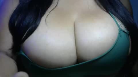 Snapshot of schoco_milf chatting on February 2026 11:44:01 PM mai latina online show from February 2026 11:44:01 PM