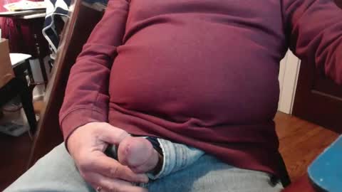 Snapshot of scottbearfun chatting on January 2025 04:08:02 PM scottbearfun online show from January 2025 04:08:02 PM