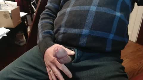 Snapshot of scottbearfun chatting on January 2025 03:56:02 PM scottbearfun online show from January 2025 03:56:02 PM