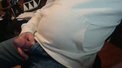 Snapshot of scottbearfun chatting on February 2025 04:33:01 PM scottbearfun online show from February 2025 04:33:01 PM