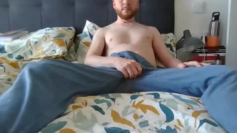 Snapshot of scruffy_london chatting on November 2025 09:55:02 AM scruffy_london online show from November 2025 09:55:02 AM