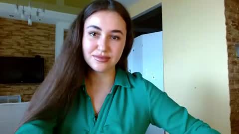 Elizabeth  online show from June 2026 08:01:01 AM