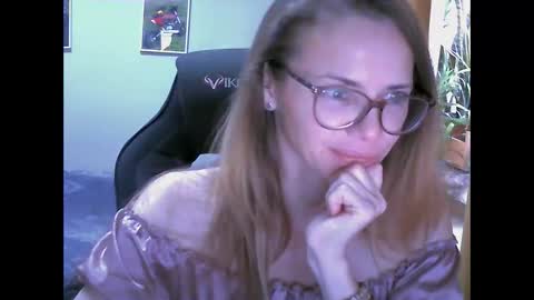 Snapshot of sea_dream chatting on October 2025 05:19:02 AM SEA Dream online show from October 2025 05:19:02 AM