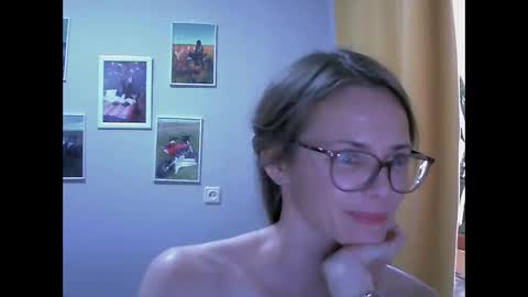 Snapshot of sea_dream chatting on October 2025 08:14:02 AM SEA Dream online show from October 2025 08:14:02 AM