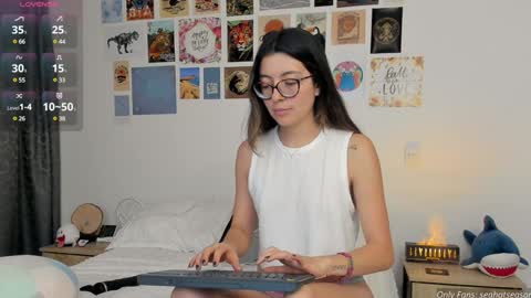 Aria Independent model online show from December 2024 04:34:01 AM