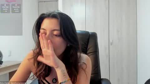 Aria Independent model online show from May 2026 01:44:02 AM