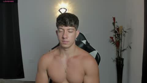 Snapshot of sean_brownx chatting on June 2026 02:33:01 PM Sean online show from June 2026 02:33:01 PM