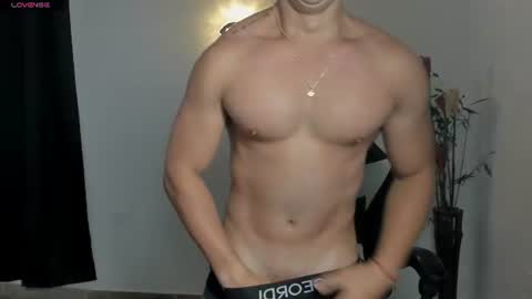 Snapshot of sean_brownx chatting on June 2026 02:20:02 PM Sean online show from June 2026 02:20:02 PM