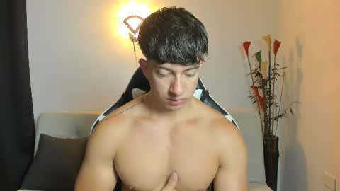 Snapshot of sean_brownx chatting on August 2026 10:25:01 AM Sean online show from August 2026 10:25:01 AM