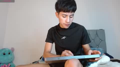 sebas_fire4 online show from May 2026 11:11:01 PM
