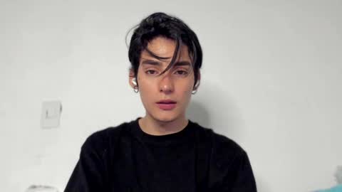 Snapshot of sebas_rosse chatting on December 2024 10:52:02 PM sebastian online show from December 2024 10:52:02 PM