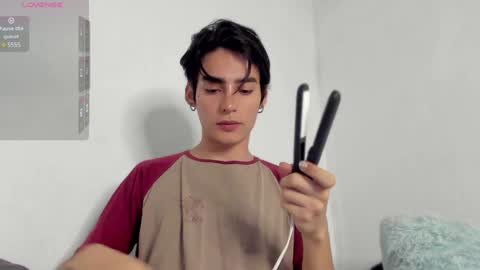 Snapshot of sebas_rosse chatting on December 2024 10:34:01 PM sebastian online show from December 2024 10:34:01 PM