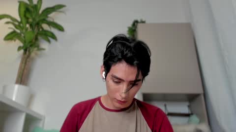 Snapshot of sebas_rosse chatting on January 2025 10:57:02 PM sebastian online show from January 2025 10:57:02 PM