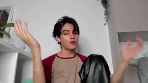 Snapshot of sebas_rosse chatting on February 2025 04:54:01 AM sebastian online show from February 2025 04:54:01 AM