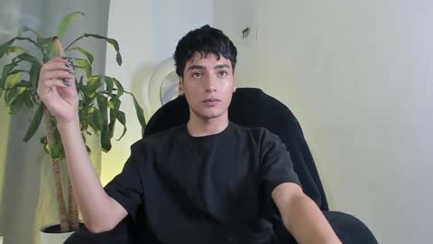 Snapshot of sebas_rosse chatting on December 2025 02:01:02 PM sebastian online show from December 2025 02:01:02 PM