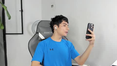 Snapshot of sebas_rosse chatting on January 2026 02:33:02 PM sebastian online show from January 2026 02:33:02 PM