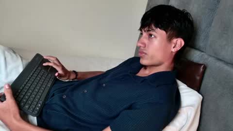 sebas_vargasx online show from May 2026 01:38:02 PM