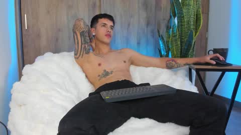 sebastian online show from January 2026 09:28:01 PM
